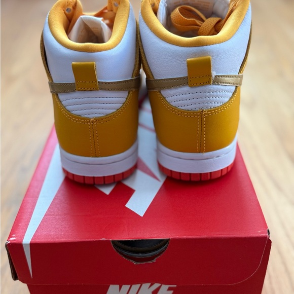 Nike Dunk High University Gold Orange W size 5, DQ4691700 Brand New! - Picture 4 of 8